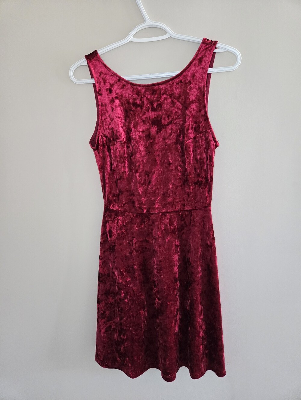 H&M fuchsia cranberry velour sleveless low back flared mini dress, size 6, new